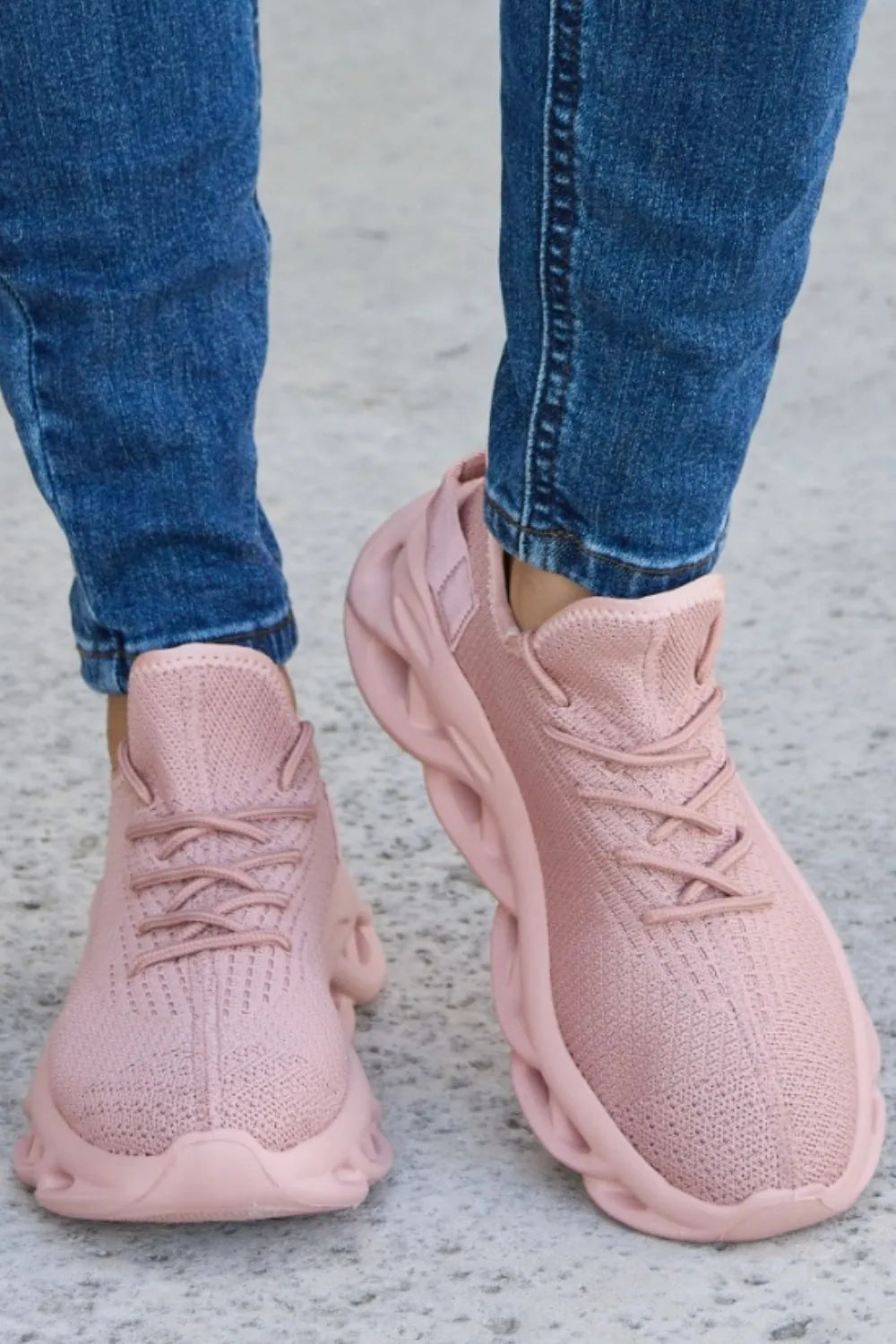 65401cc3-c600-47bc-96a3-e7672606ba9e-Max